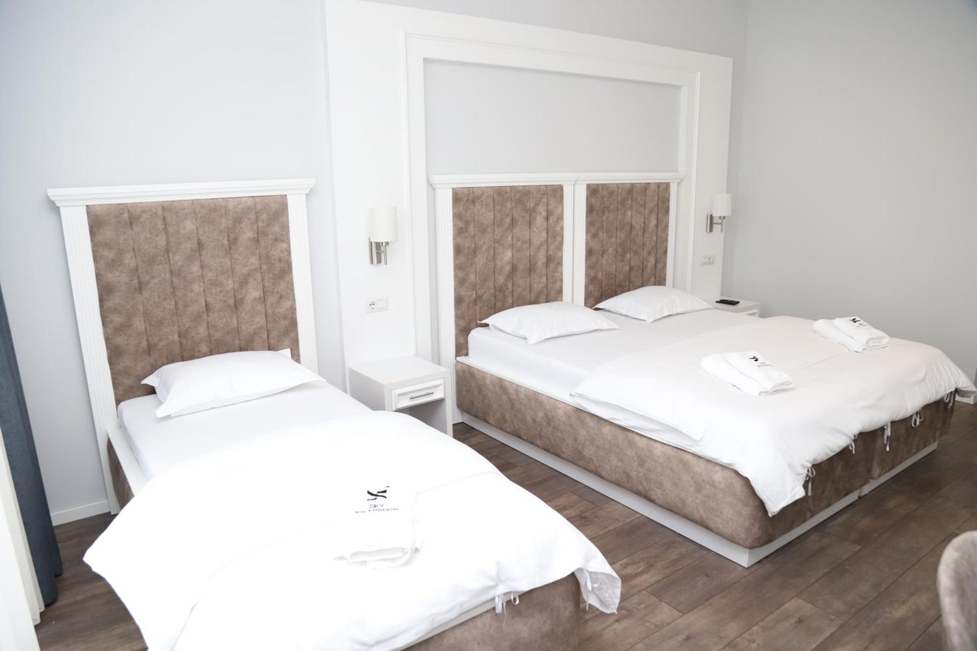 Sky Hotel Prizren Exterior foto